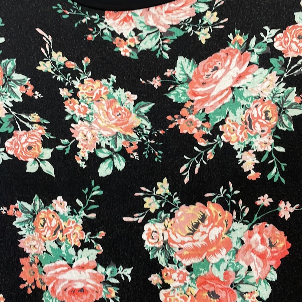 3/ $15 sale Women’s tunic. - Picture 2 of 4
